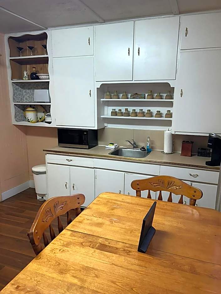 Old Towne Inne Chuckwagon Bar & Grill