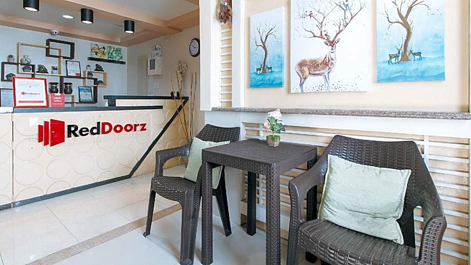 RedDoorz @ Bridgeway Hotel Tuguegarao City