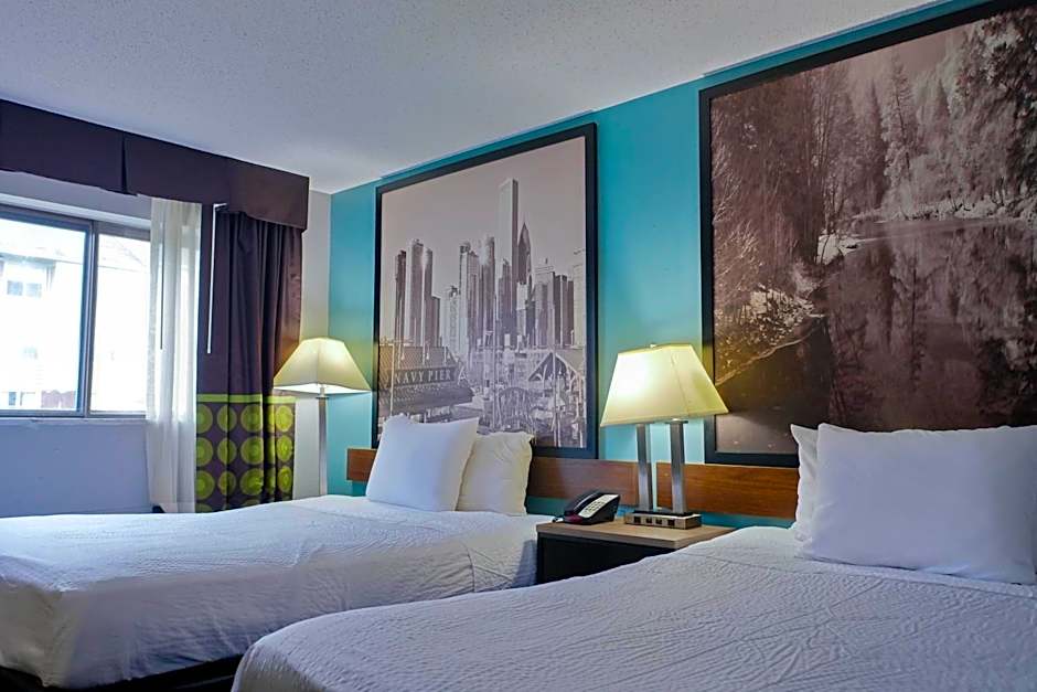 Super 8 by Wyndham Rockford I-90/Casino District