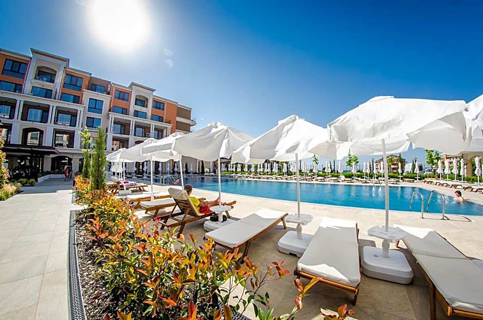 Premier Fort Cuisine - Full Board