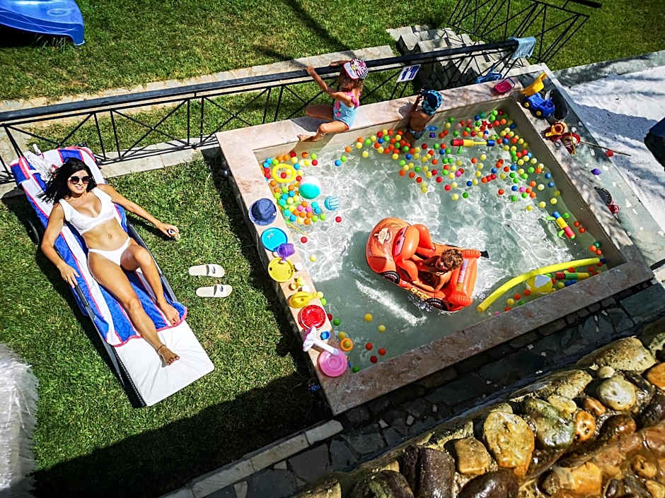 PIOTROWSKI APARTMENTS