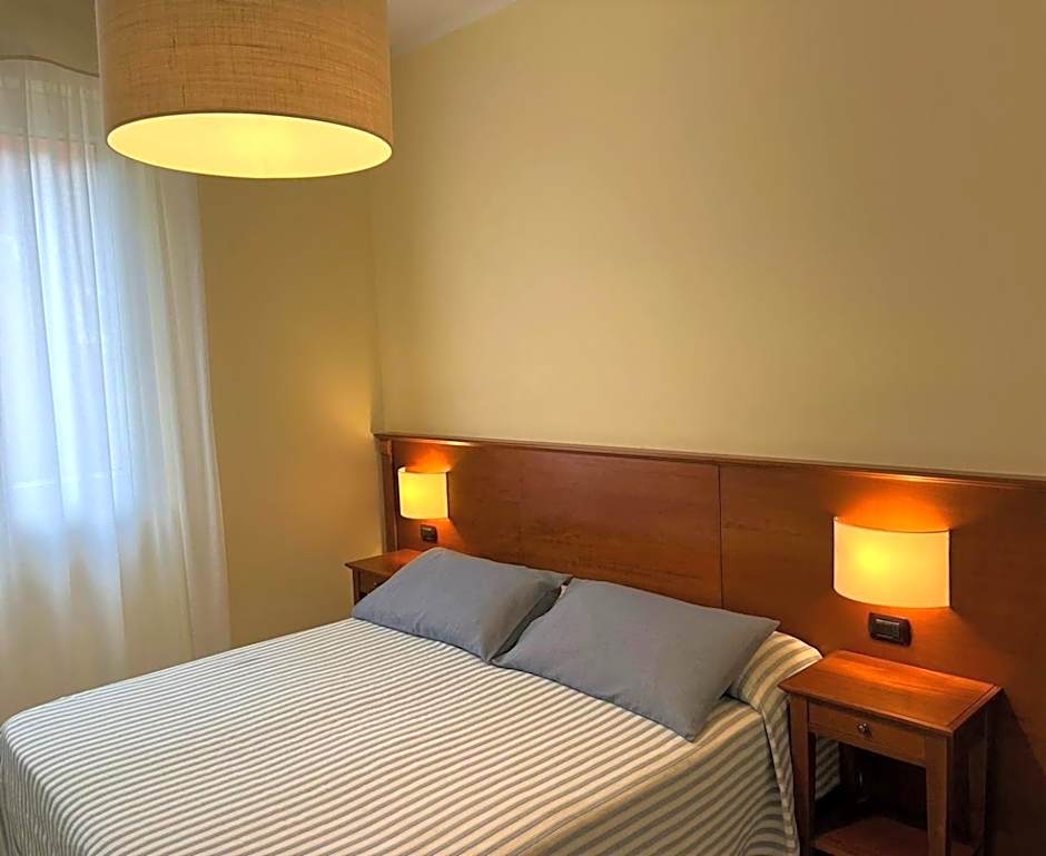 Photo 1 of 3 of 1 Double Bed or 2 Beds