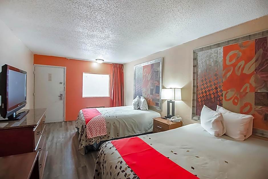 Hotel O Daylight Inn Elkhart I-90, IN