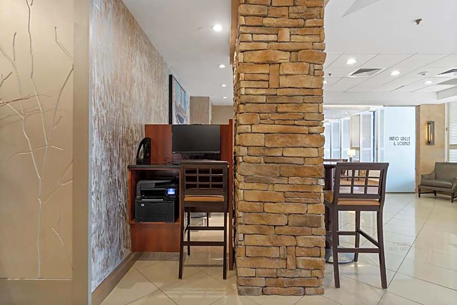 Crowne Plaza Executive Center Baton Rouge By IHG