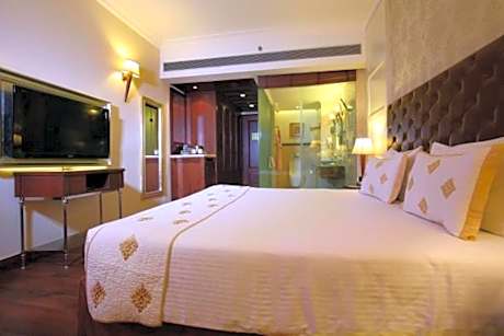 Executive Room with 15% off on food and soft beverages