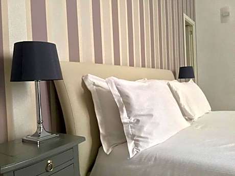 Classic Quadruple Room