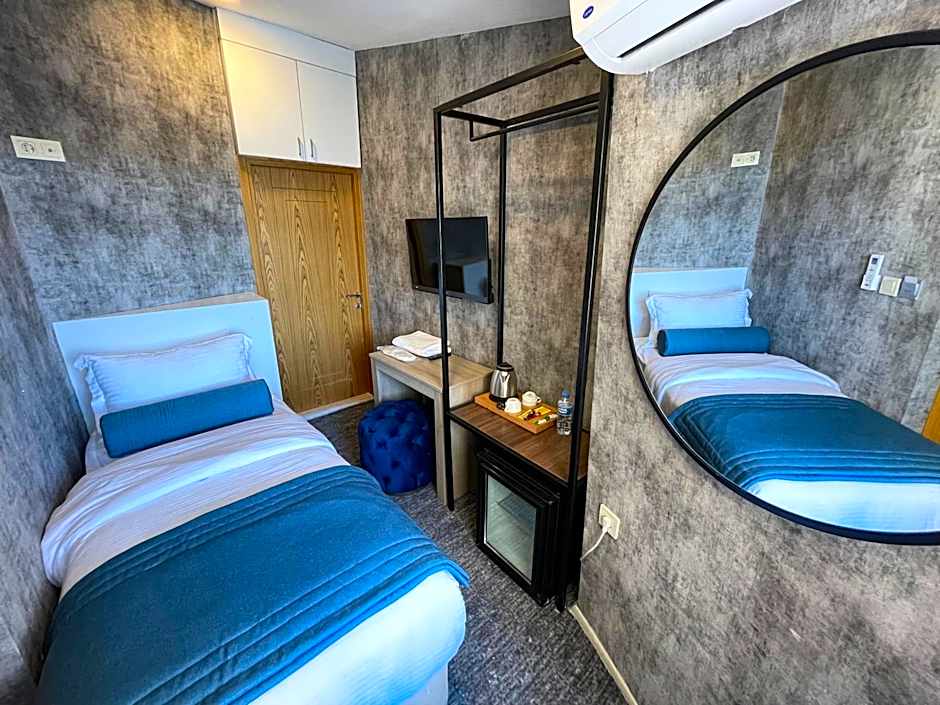 Weingart Seaside Hotel