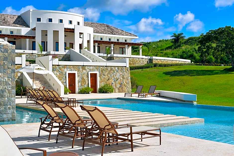 Las Verandas Hotel & Villas