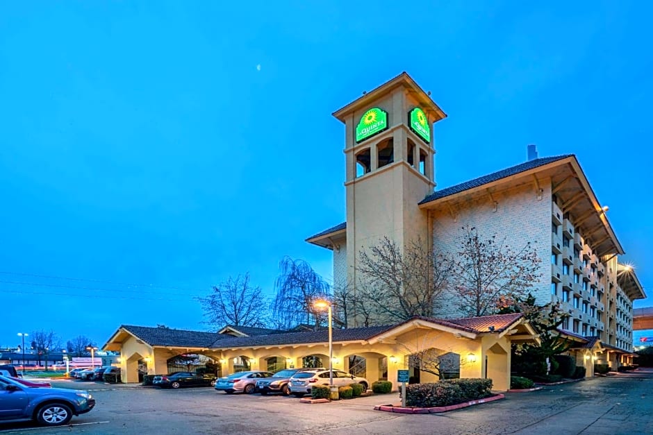 La Quinta Inn & Suites by Wyndham Sea Tac Seattle Airport