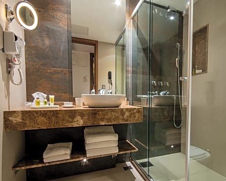 DOUBLE STANDARD CITY VIEW