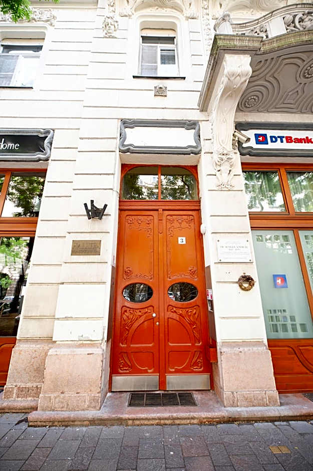 Danube Dwelling Aulich utca 3