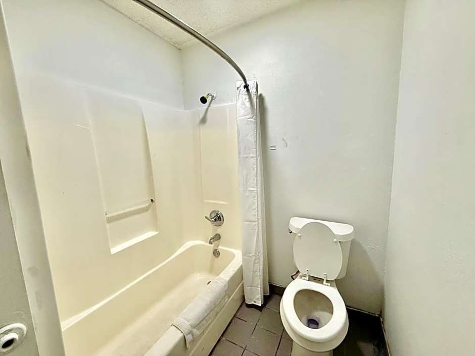 Woodbridge Inn By OYO Rome