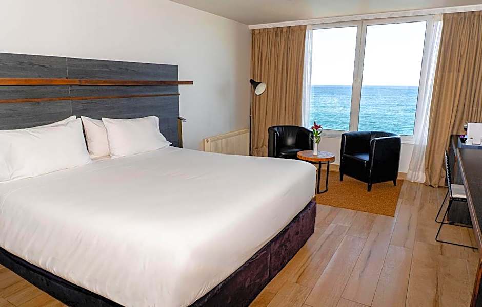 Radisson Blu Acqua Hotel & Spa Concon