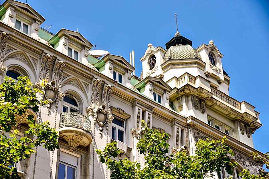 Republic Square Suites