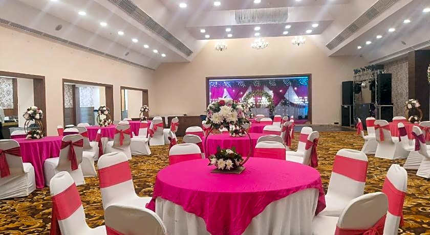 Vibe By The LaLiT Traveller