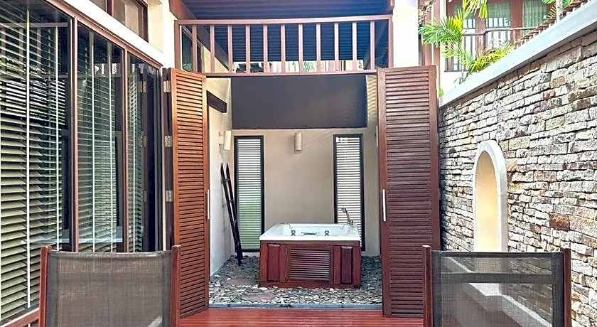 The Sarann Hotel