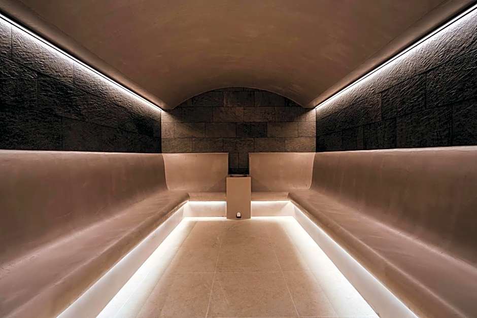 Enter St Elisabeth Suites & Spa