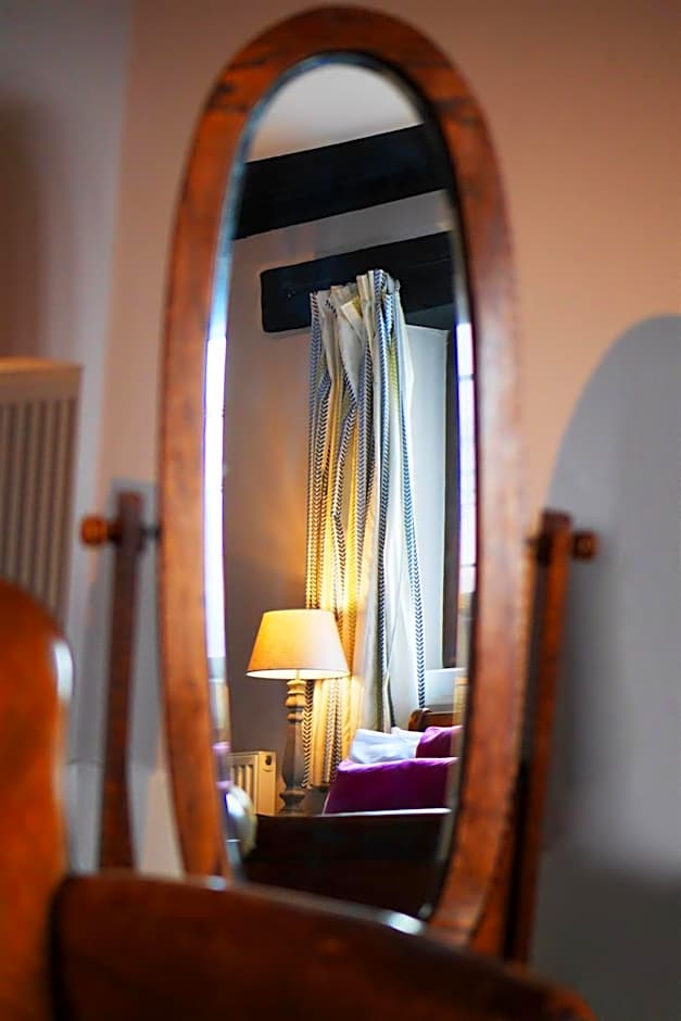 Bear and Ragged Staff