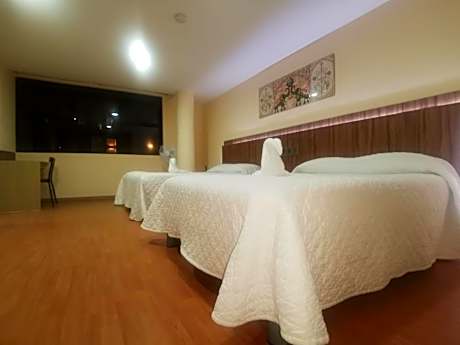 Deluxe Quadruple Room