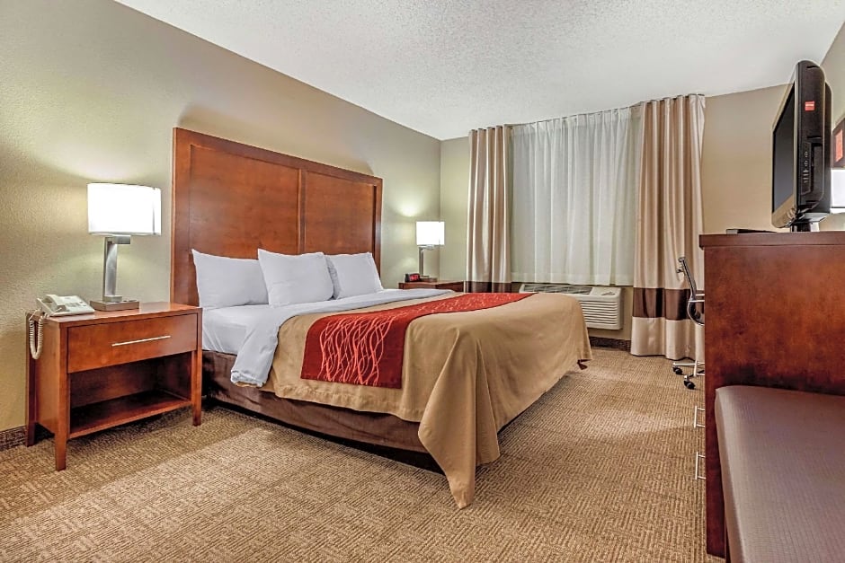 Comfort Inn & Suites Hays I-70