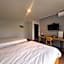 EL Hotel