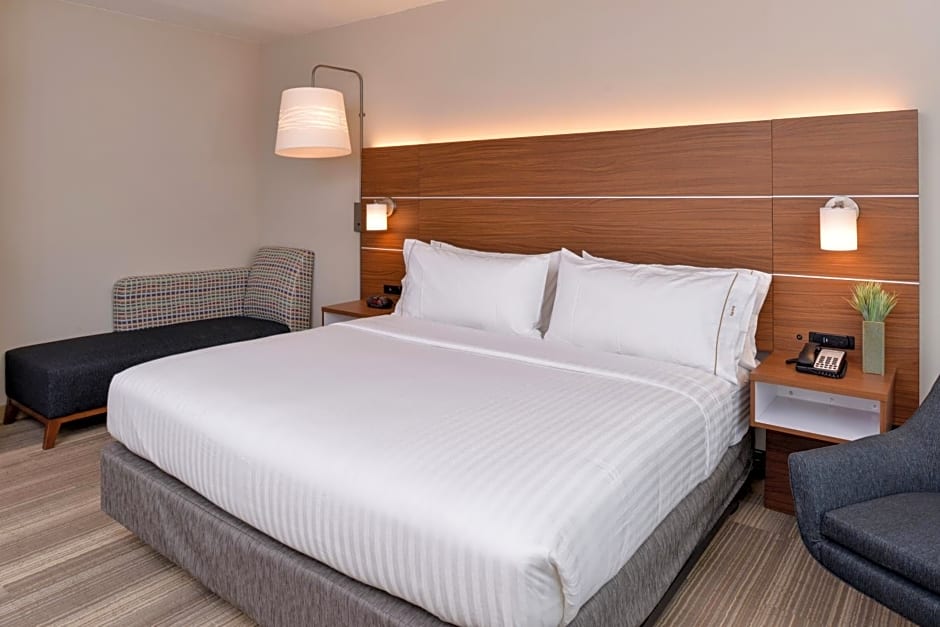 Holiday Inn Express & Suites West Melbourne By IHG
