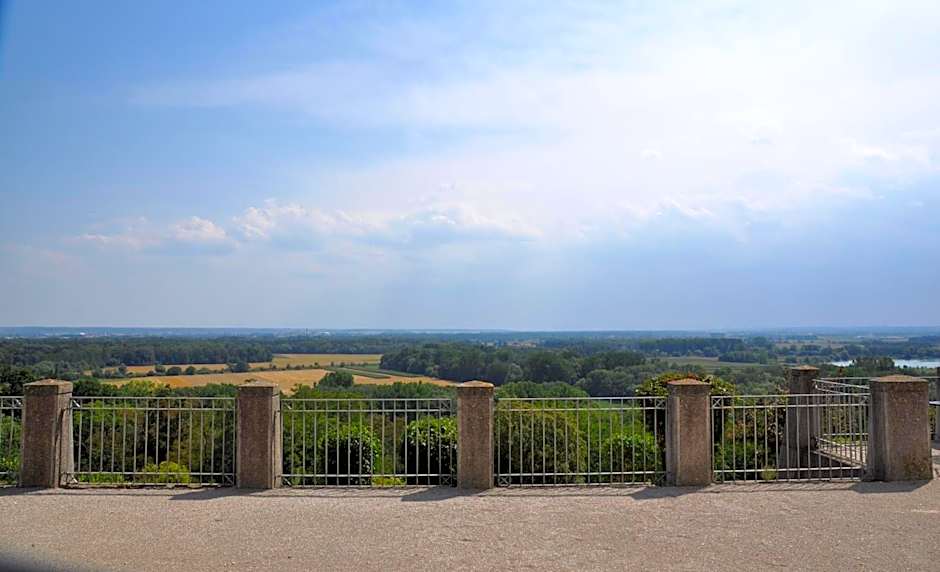 Hotel Schloss Leitheim