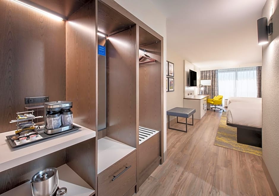 DoubleTree by Hilton Monroe Township Cranbury