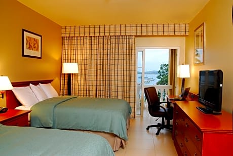 Queen Room with Two Queen Beds and Ocean View - Non-Smoking