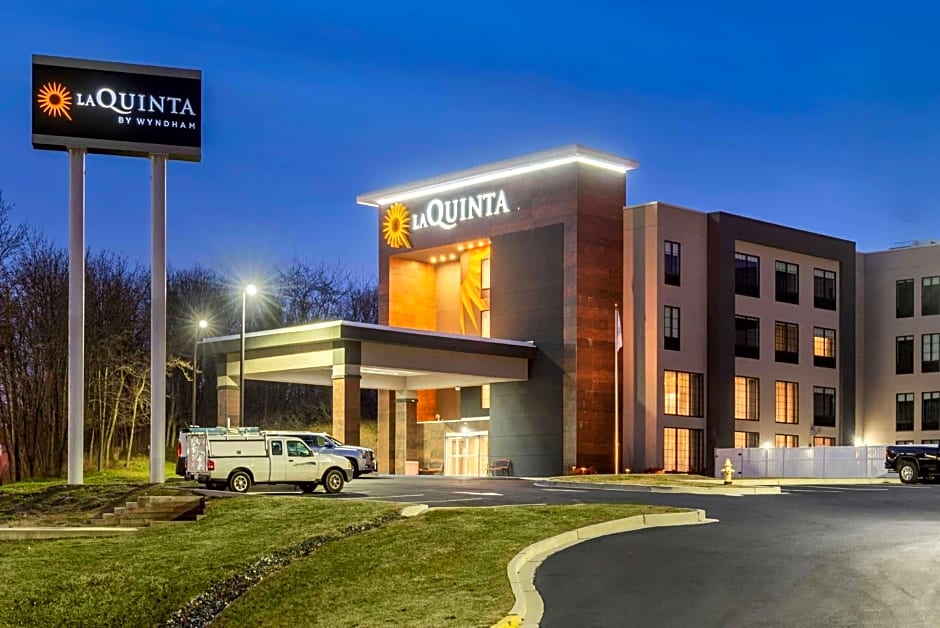 La Quinta Inn & Suites by Wyndham Aberdeen-APG