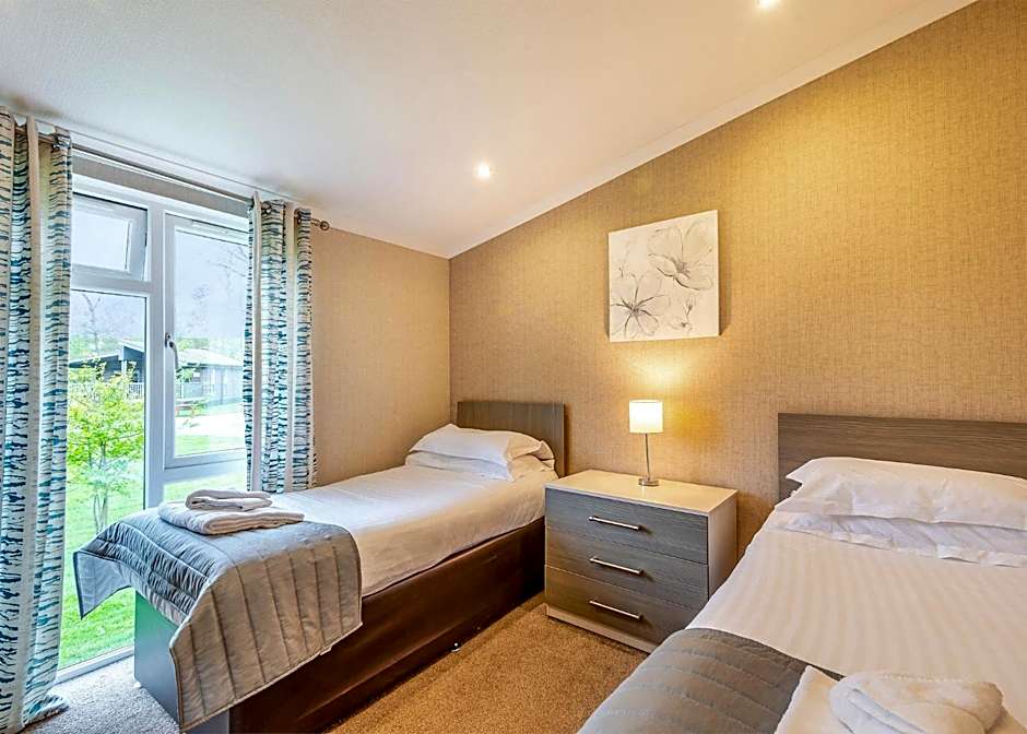 Woodhall Country Park Lodges