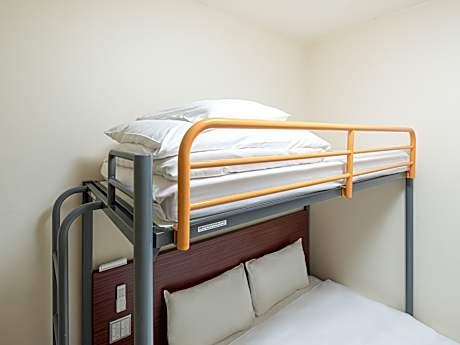 1 Double Bed and a loft Bed Nonsmoking