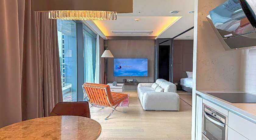 UH FLAT SIGNATURE DAEGU 