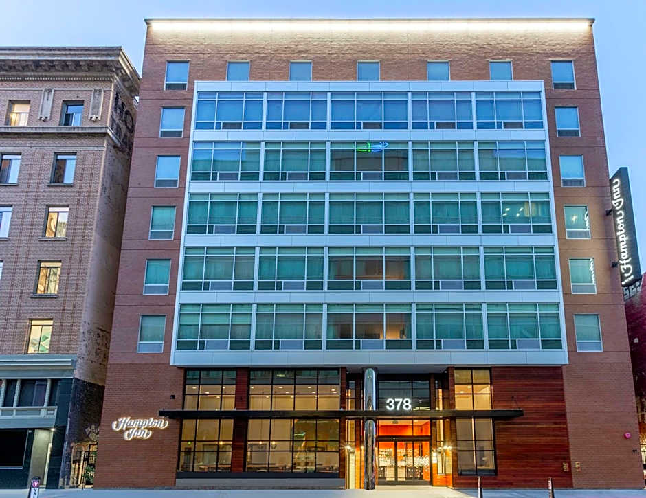 Photo 1 of 23 of Hampton Inn Oakland Downtown-City Center