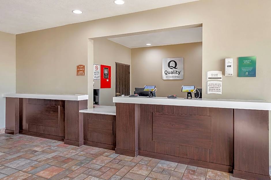 Quality Inn & Suites Lincoln North