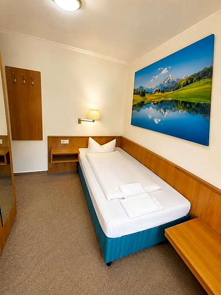 Hotel Alsterquelle 24h Check-in, Free Parking and WiFi