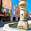 Les Arcades Le Lion D'or