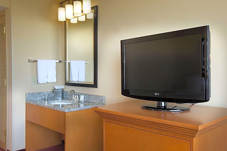 Embassy Suites By Hilton Hotel Kansas City-International Airport