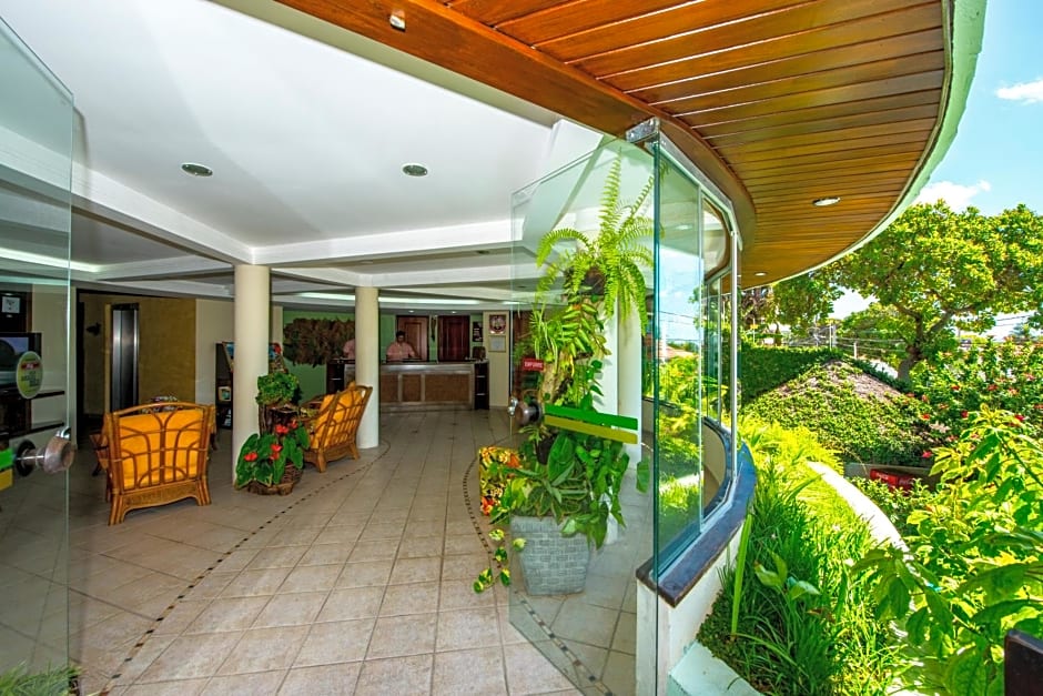 Divi-Divi Praia Hotel