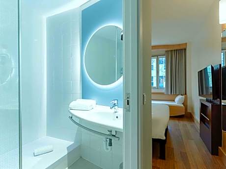 Standard Room with Two Single Beds