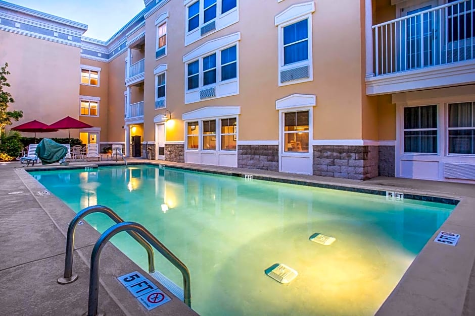 Comfort Suites At Isle Of Palms Connector