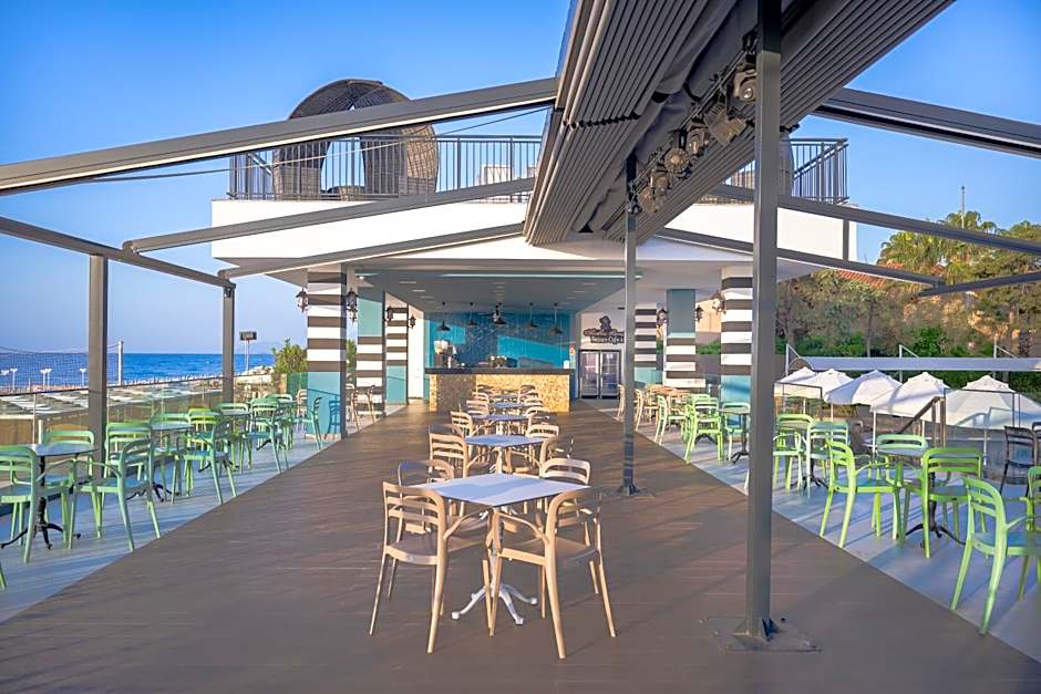 Sailor's Beach Club