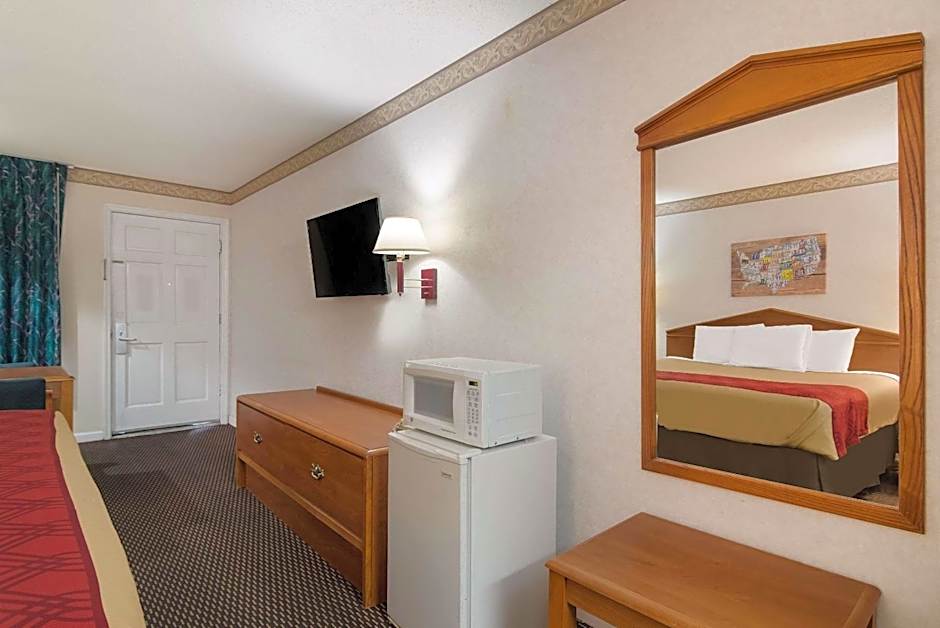 Econo Lodge Calhoun North Damascus