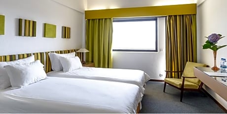 Mountain View Twin Room