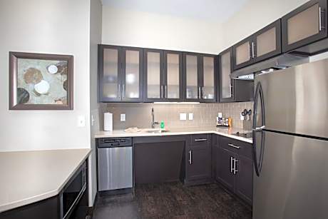 One-Bedroom King Suite