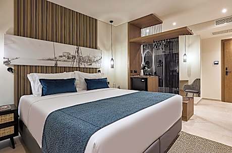 Comfort Double Room with Side City View