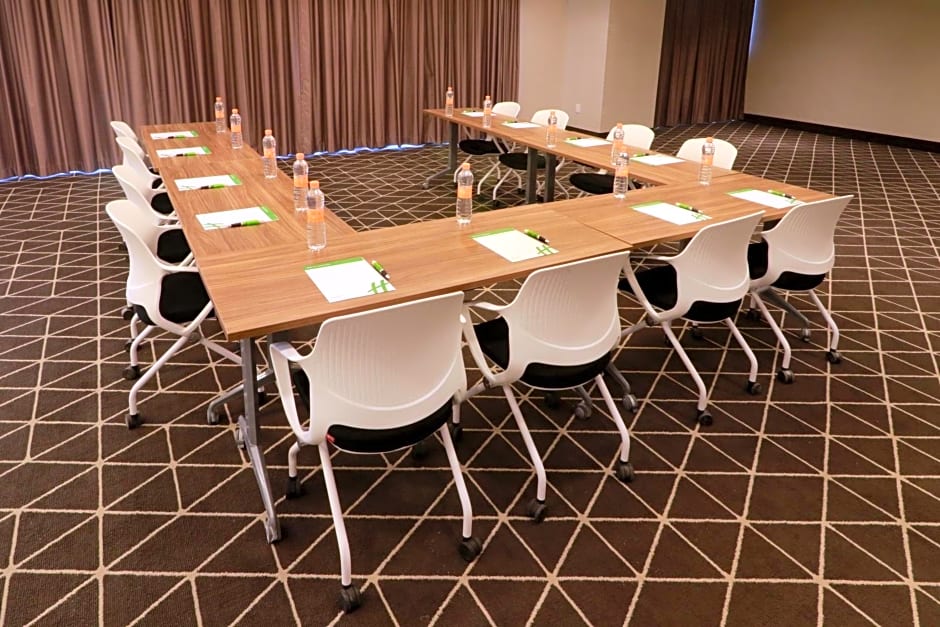 Holiday Inn & Suites - Monterrey Apodaca Zona Airport, an IHG Hotel