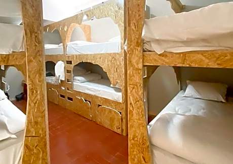 Bed in 10-Bed Mixed Dormitory Room