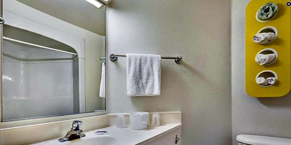 Motel 6-Roseburg, OR