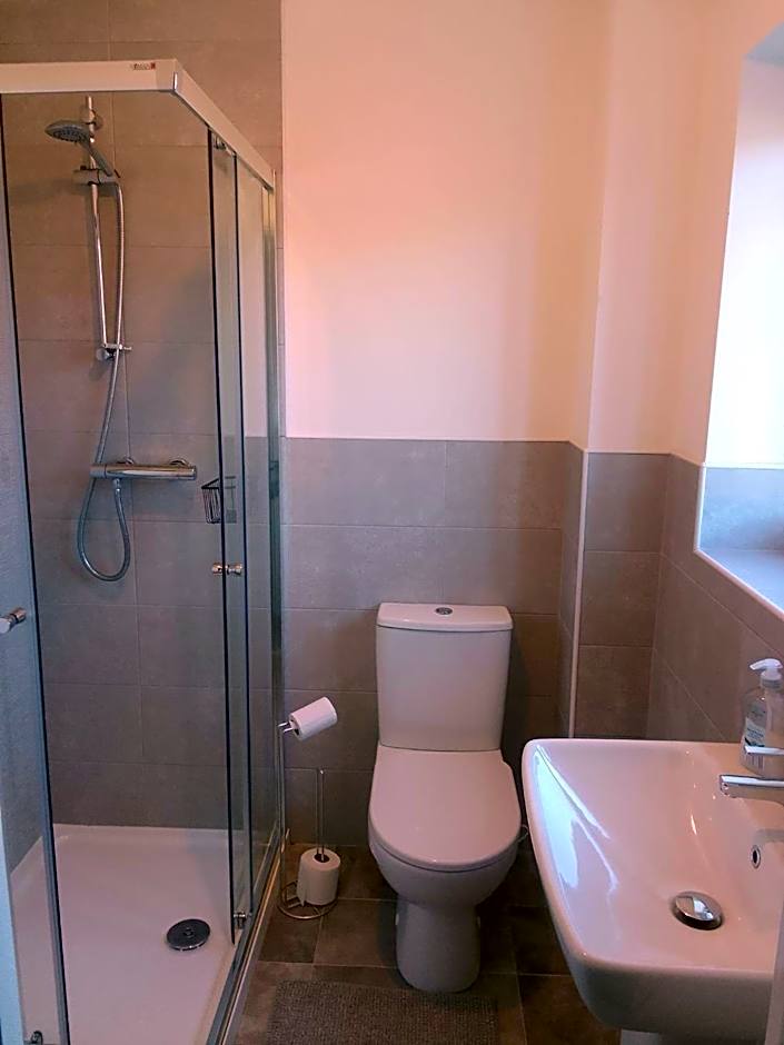 Cosy Stay in Walsall by Ideal Home